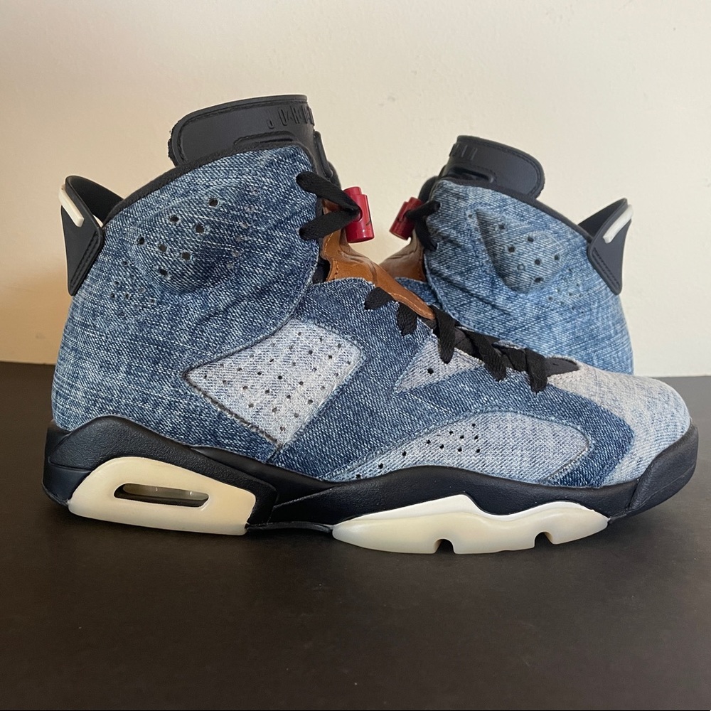 SOLD ✅✅ - Jordan 6 Retro Washed Denim - Size 8.5 EXCELLENT CONDITION AUTHENTIC